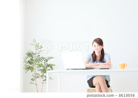 a working woman                          8618056