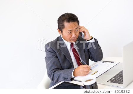 Working businessman 8619282