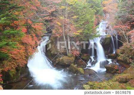 Autumn crown waterfall 8619876