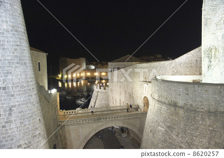 穿越堡壘 穿越堡壘 8620257