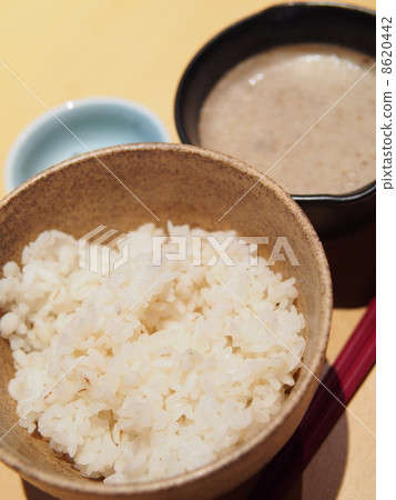 小麥煮熟的米飯 8620442