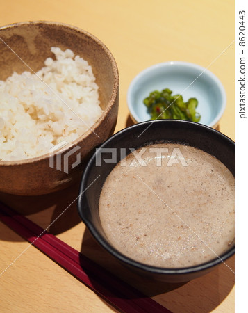 小麥煮熟的米飯 小麥煮熟的米飯 8620443