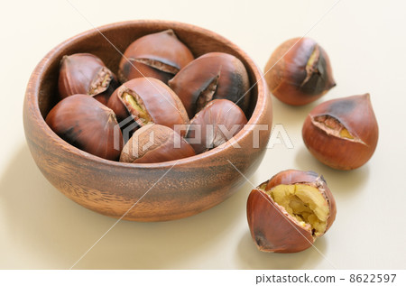 Baked chestnut 8622597