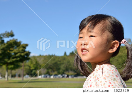 Girls playing in the park 8622829