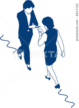 女性員工看智能手機走路時 8623183