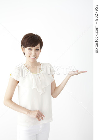 Women in white clothes 8627955