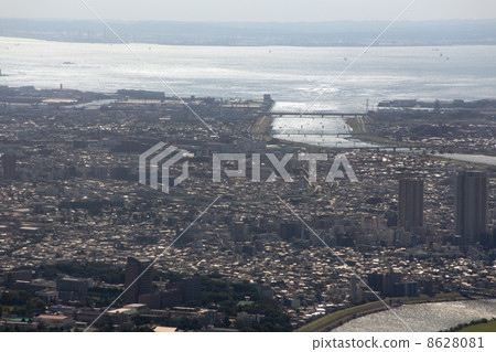 Aerial view of the Edogawa River and Tokyo Bay from the sky above Ichikawa City in Chiba Prefecture 8628081