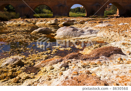 bridge over rio (river) Tinto in Niebla (Huelva) 8630568