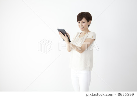 Women in white clothes Women in white clothes 8635599