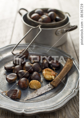 Chestnuts 8636729