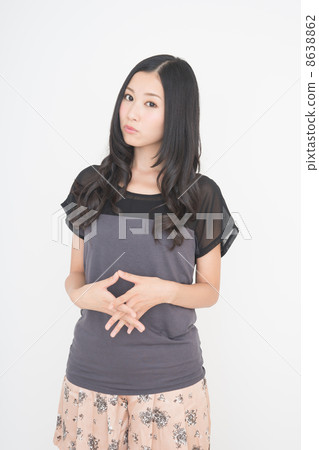 年輕的女士（夏天） 8638862