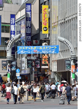 Entrance of Shibuya center street (basketball street) (Shibuya-ku, Tokyo) Entrance of Shibuya center street (basketball street) (Shibuya-ku, Tokyo) 8646979