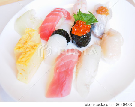 Nigiri sushi 8650488