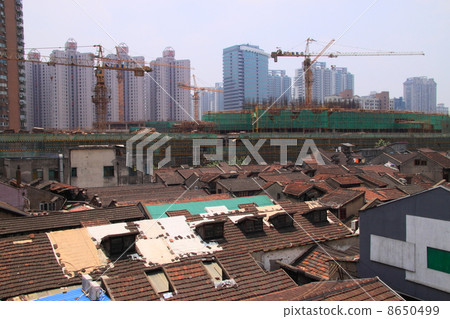 Landscape behind the alley (China · Shanghai · Tagusobo) 8650499