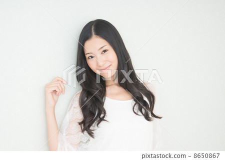 年輕的女士 8650867