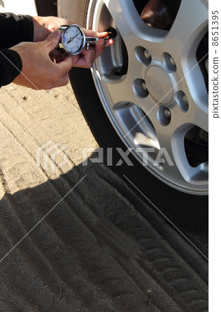 Tire air pressure check 8651395
