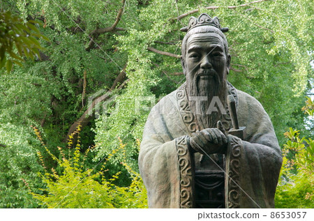 湯島神社（東京文京區）的孔子雕像 8653057