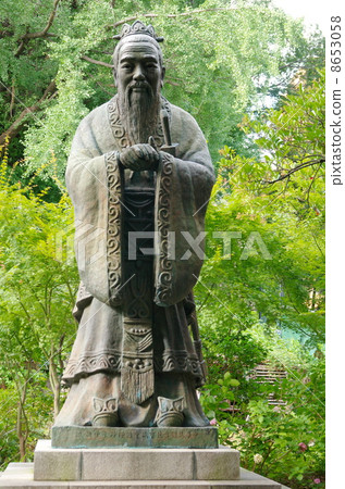 湯島神社 東京文京區 的孔子雕像 照片素材 圖片 圖庫
