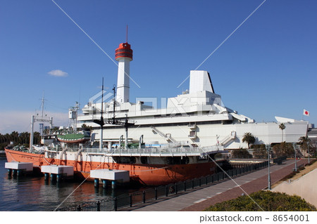 Antarctic observation vessel Soya and the ship's science hall Antarctic observation vessel Soya and the ship's science hall 8654001