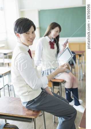 High school student couple 8656096