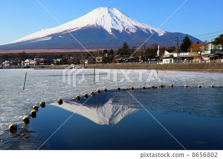 Partially inverted Fuji Partially inverted Fuji 8656802