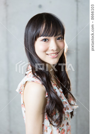 清爽的女人 8666103