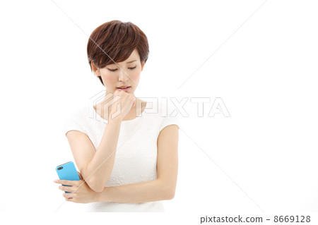 Troubling women Troubling women 8669128