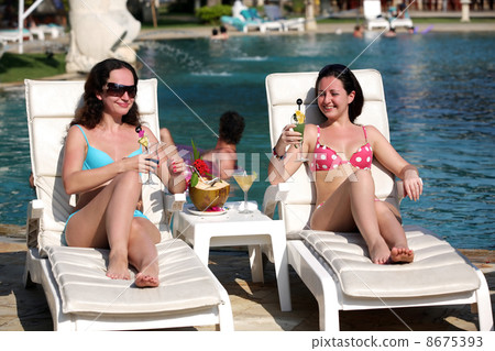 Beautiful women Beautiful women 8675393