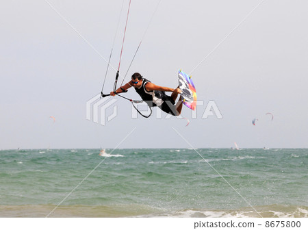 Kitesurfer in action 8675800