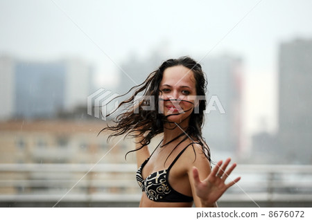 Dances under a rain Dances under a rain 8676072
