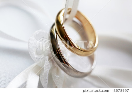 Wedding rings 8678597