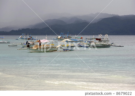 Boats at ocean Boats at ocean 8679022