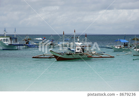 Boats in ocean Boats in ocean 8679236
