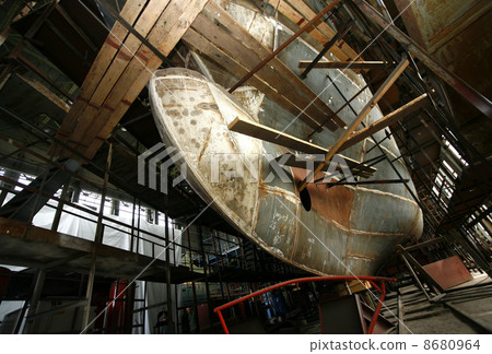 Shipbuilding 8680964