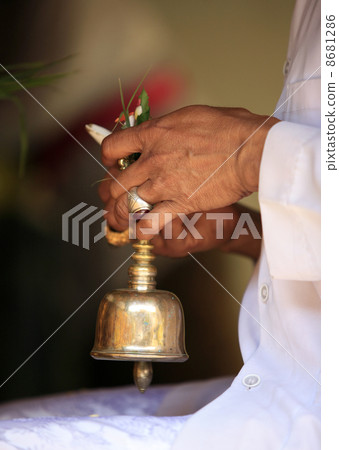 Ceremonial bell 8681286