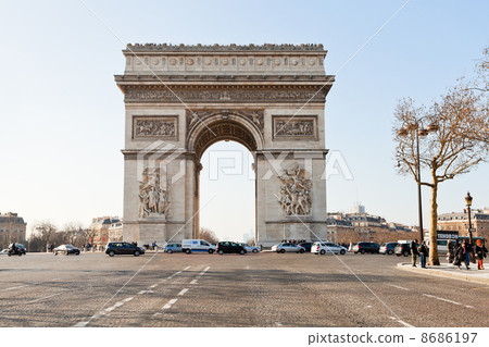 front view of Triumphal Arch de l Etoile in Paris 8686197