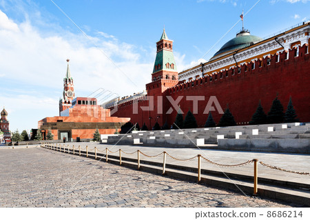 view of Kremlin wall on Red Square in Moscow view of Kremlin wall on Red Square in Moscow 8686214