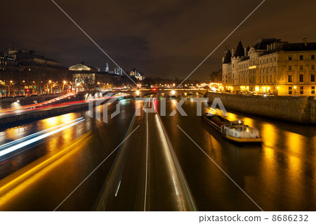 Pont au Change in Paris at night 8686232