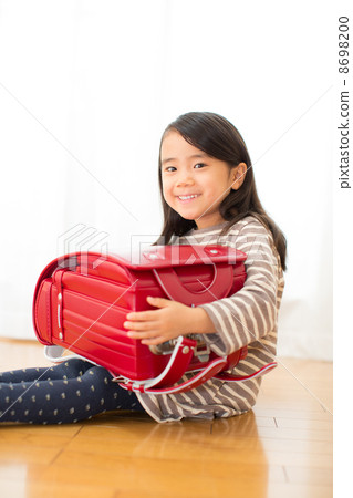 準備入學女孩 準備入學女孩 8698200