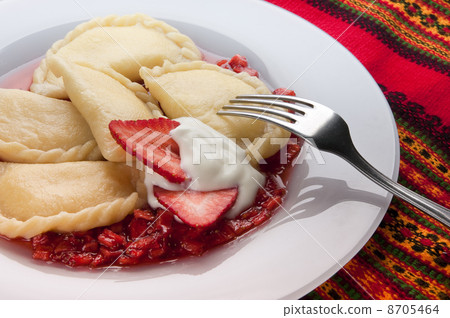 Varenyky with strawberry sauce 8705464
