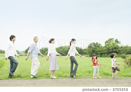 Walk for 3 generations family 8705858