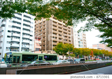 Building street of Kyoto Karasuma street 8713301