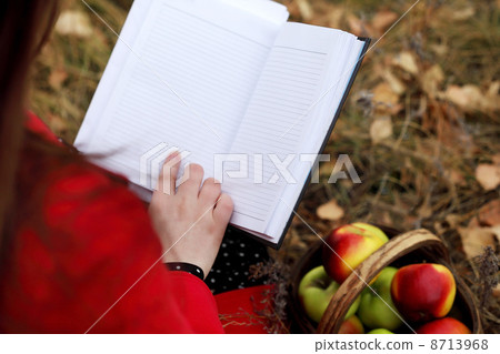 beauty girl read book outdoors beauty girl read book outdoors 8713968