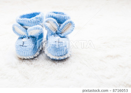 Knitted baby booties Knitted baby booties 8716053