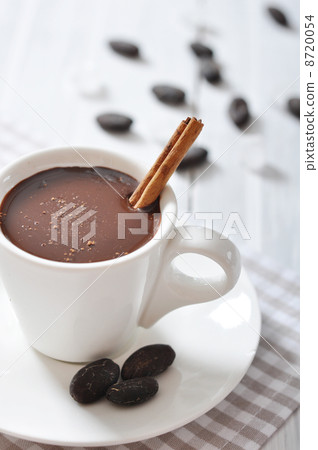 Hot Chocolate in cup 8720054