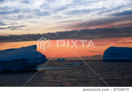 Antarctic sunset 8720678