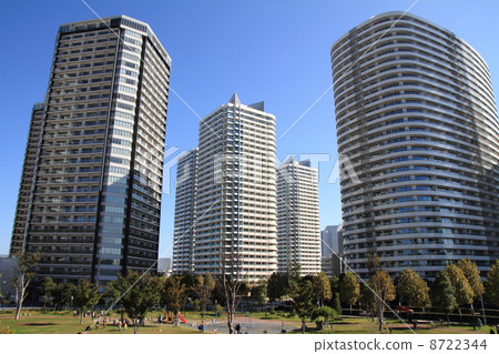 High-rise apartment group of Yokohama Minato Mirai 21 High-rise apartment group of Yokohama Minato Mirai 21 8722344