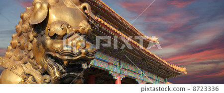 A bronze Chinese dragon statue in the Forbidden City. Beijing, China 8723336
