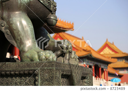 Bronze Guardian Lion Statue in the Forbidden City, Beijing, China Bronze Guardian Lion Statue in the Forbidden City, Beijing, China 8723489