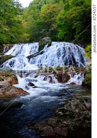 Fisher waterfall 8724557